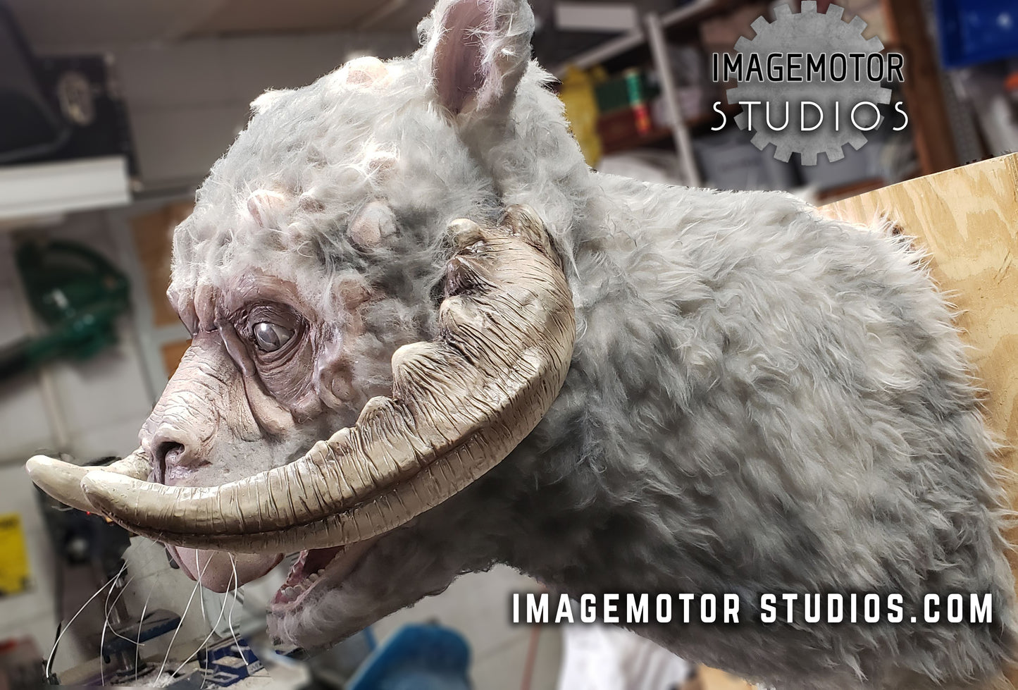 Life size Tauntaun head prop replica Jabba Throne Room Version