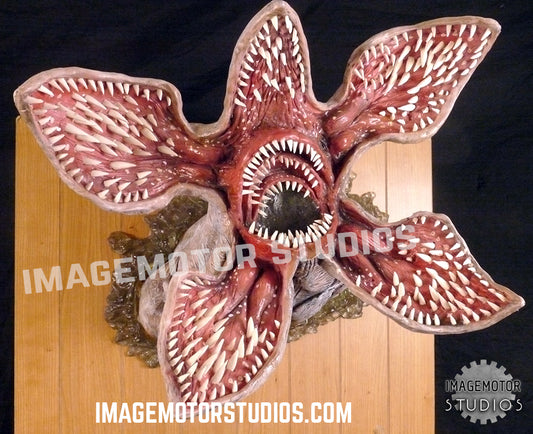 wall bursting Stranger Things demogorgon prop replica